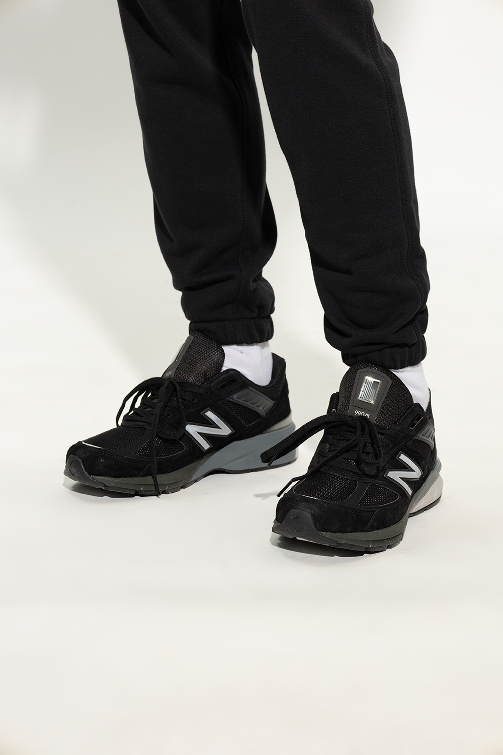 Black 'M990BK5' sneakers New Balance - GenesinlifeShops Spain